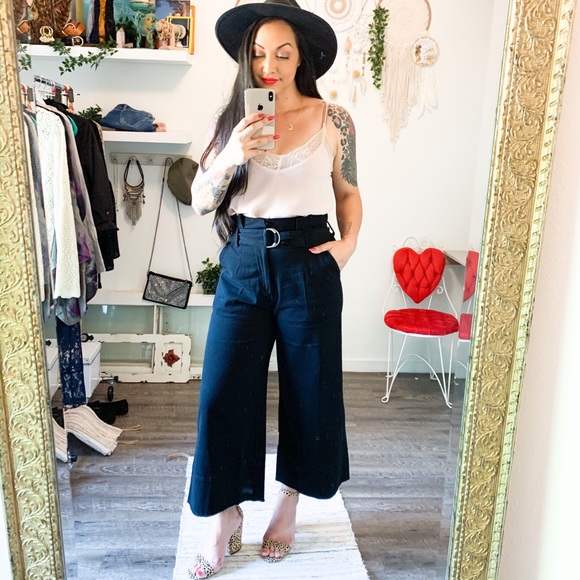 High-waist Wideleg Cropped Black Pants - Picture 3 of 4